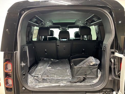 New 2025 Land Rover Defender 110 V8 image 43