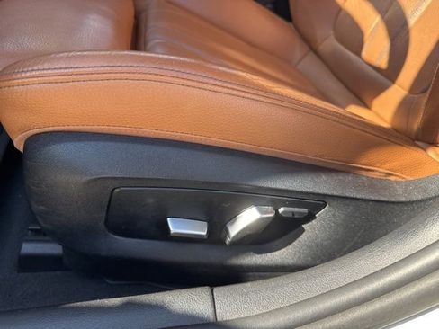 Used 2017 BMW 540i xDrive image 19