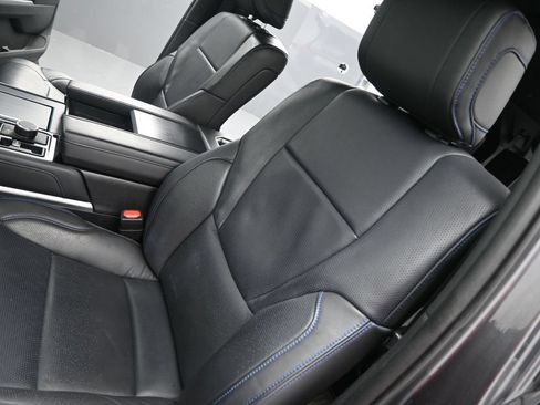 Used 2024 Toyota Sequoia Platinum AWD/4WD image 9