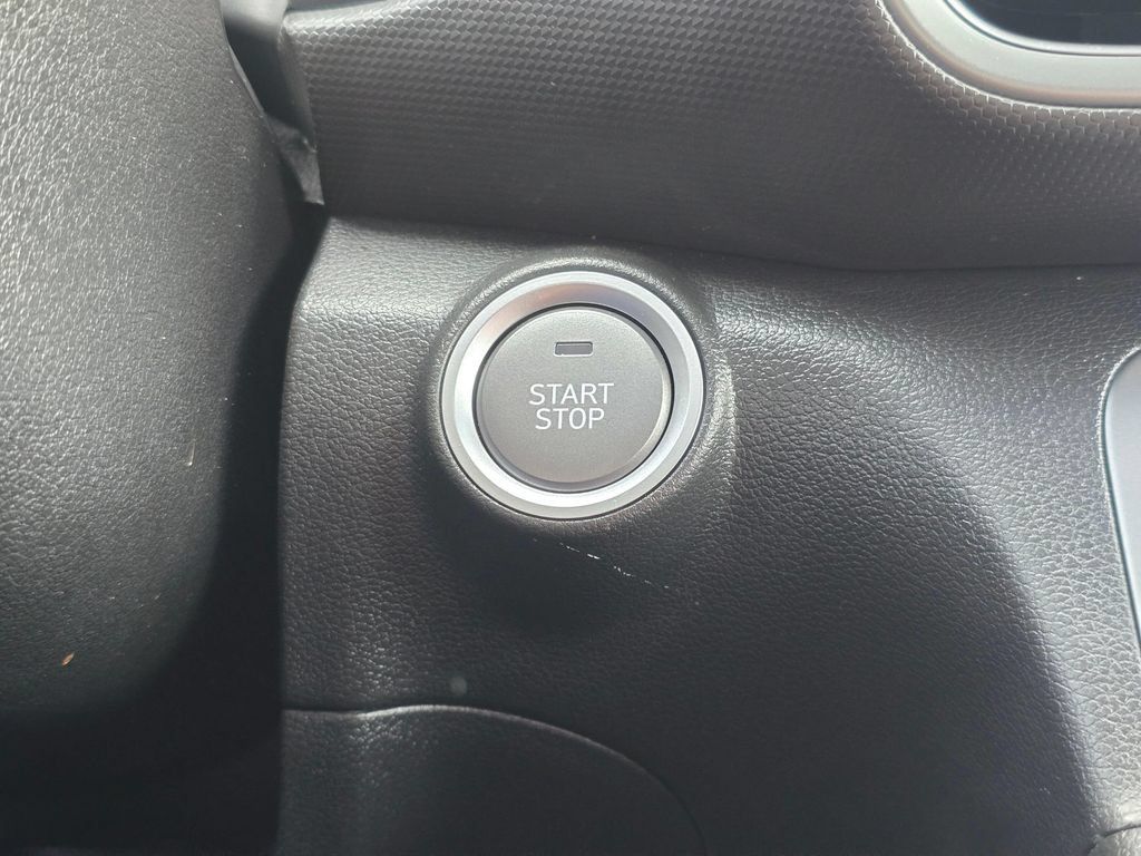Used 2023 Hyundai Kona SE FWD image 27