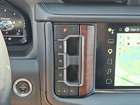 Used 2023 GMC Yukon XL Denali Ultimate AWD/4WD image 14