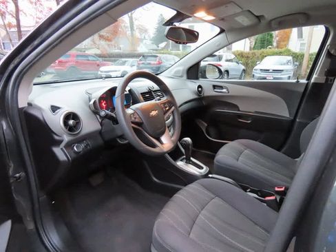 Used 2014 Chevrolet Sonic LT image 2
