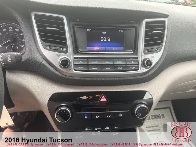 Used 2016 Hyundai Tucson SE w/ Option Group 02 FWD image 11