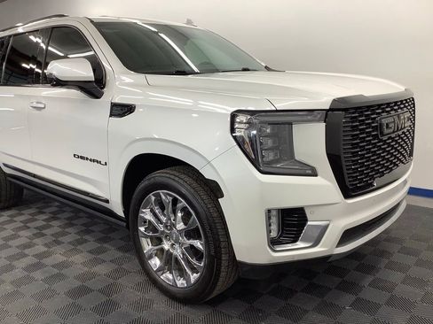 Used 2021 GMC Yukon Denali w/ Denali Premium Package AWD/4WD image 30