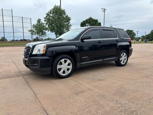 Used 2017 GMC Terrain SLE FWD image 2