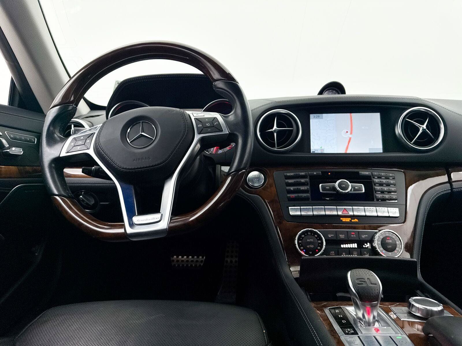 Used 2015 Mercedes-Benz SL 550 image 21