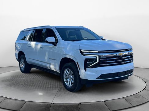 Used 2025 Chevrolet Suburban LT w/ Comfort Package RWD image 1