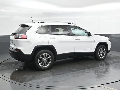Used 2021 Jeep Cherokee Latitude Plus image 2