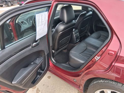 Used 2018 Chrysler 300 Touring L image 15