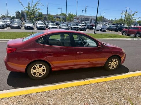 Used 2010 Hyundai Elantra GLS FWD image 10