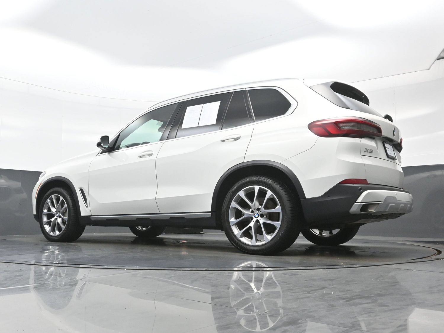 Used 2023 BMW X5 xDrive40i AWD/4WD image 32