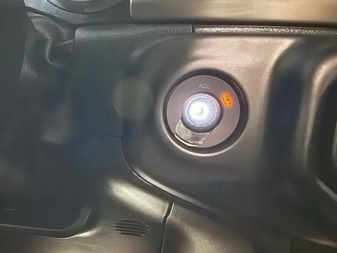 Used 2023 Jeep Gladiator Willys image 31