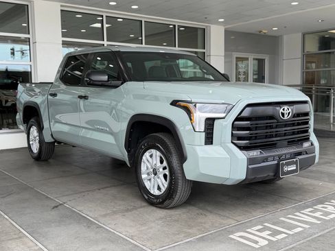 Used 2026 Toyota Tundra SR5 w/ SR5 Convenience Package AWD/4WD image 8