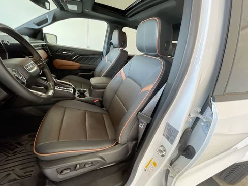 Used 2024 GMC Canyon AT4 w/ AT4 Premium Package image 11