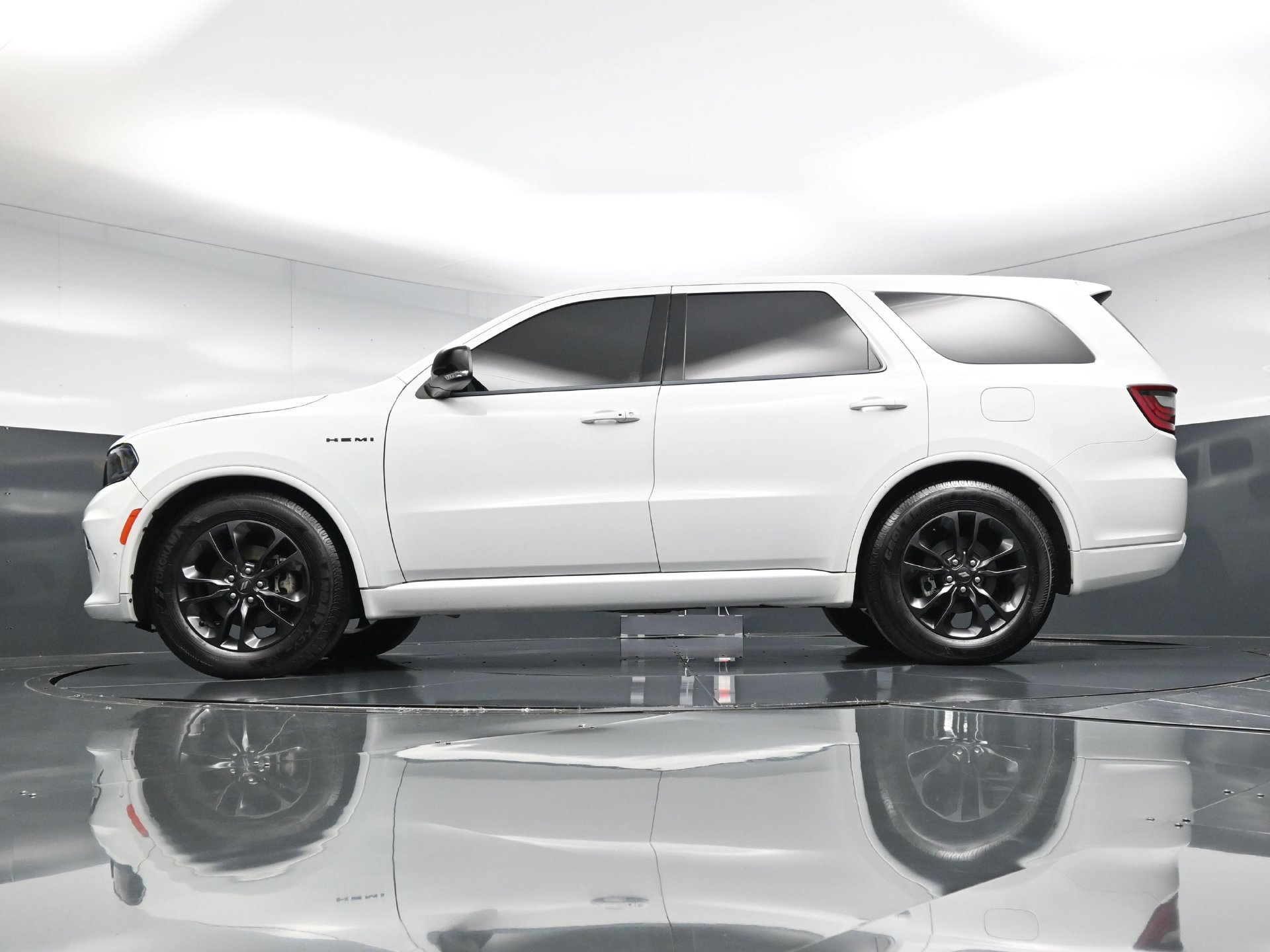 Used 2022 Dodge Durango R/T w/ Blacktop Package AWD/4WD image 69