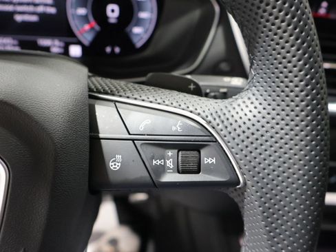 Used 2025 Audi SQ5 Premium Plus AWD/4WD image 32