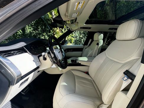New 2025 Land Rover Range Rover SE image 9