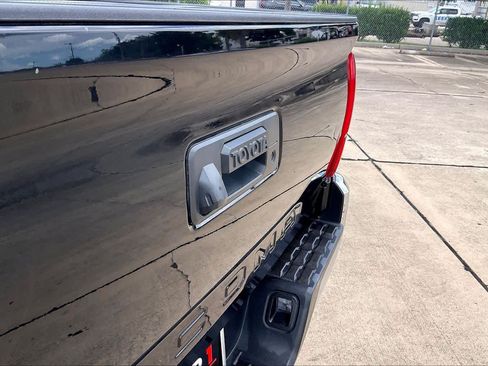 Used 2020 Toyota Tacoma SR5 RWD image 31