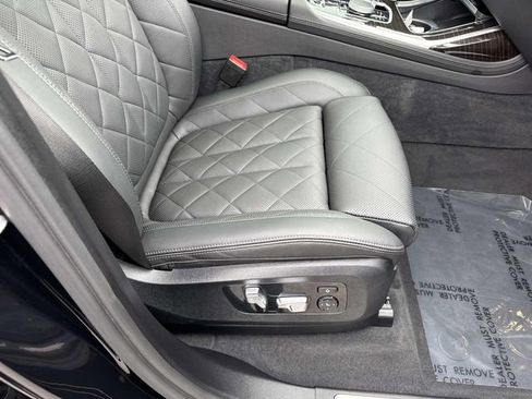 Used 2023 BMW X7 xDrive40i w/ Premium Package image 15