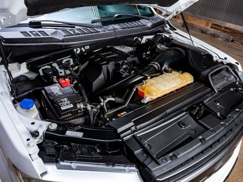 Used 2018 Ford F150 XLT w/ Equipment Group 302A Luxury AWD/4WD image 38