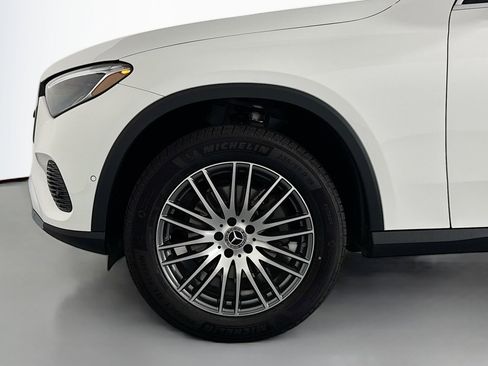 New 2026 Mercedes-Benz GLC 300 GLC 300 image 9