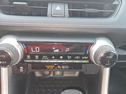 Used 2022 Toyota RAV4 LE AWD/4WD image 20
