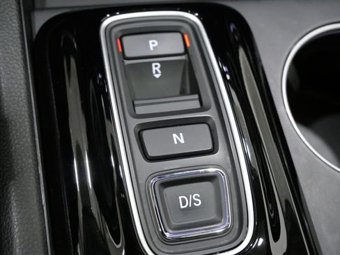 Used 2025 Honda Pilot Touring image 24