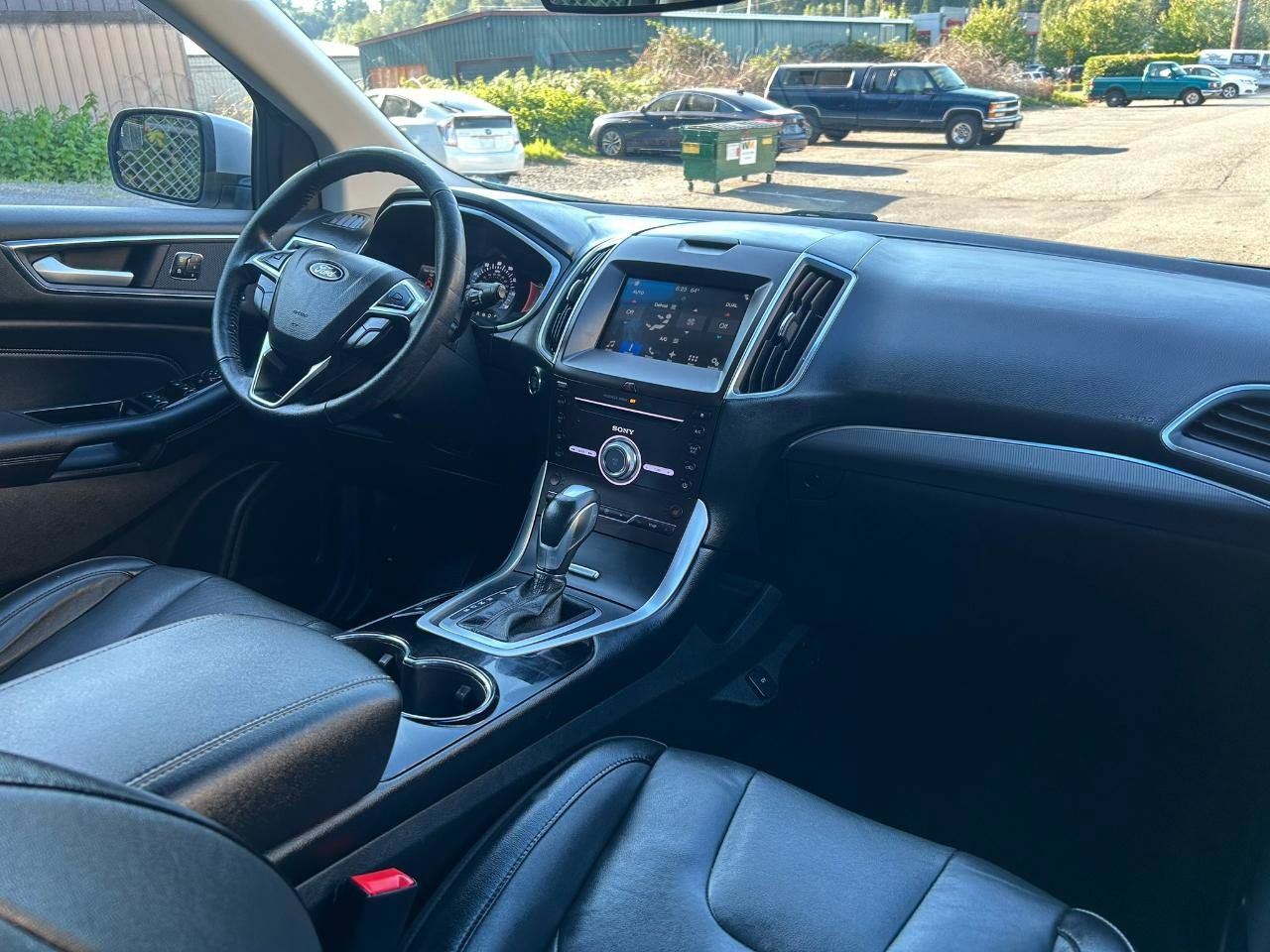Used 2018 Ford Edge Titanium w/ Technology Package AWD/4WD image 17