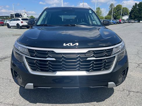 Used 2024 Kia Seltos LX AWD/4WD image 11
