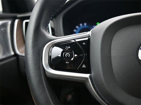 Used 2022 Volvo XC60 B6 Inscription w/ Advanced Package image 26