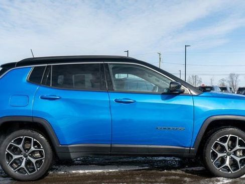 Used 2025 Jeep Compass Limited image 5