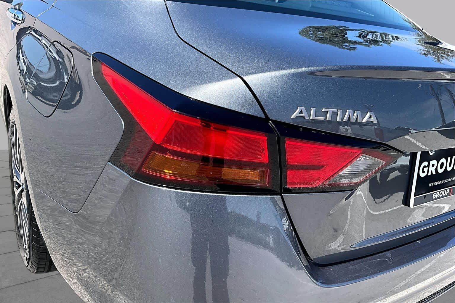 Used 2025 Nissan Altima 2.5 SV FWD image 29