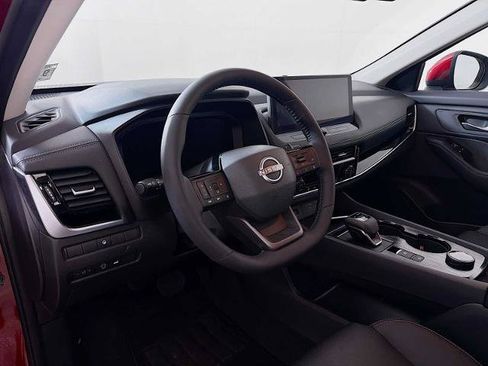 Certified 2025 Nissan Rogue SL AWD/4WD image 7
