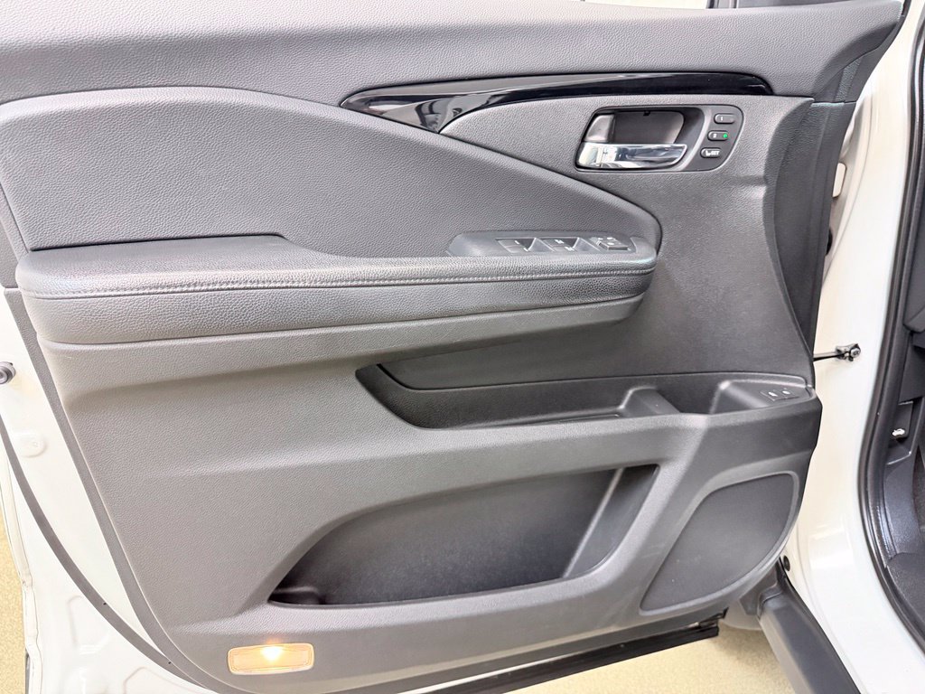 Used 2020 Honda Pilot Elite image 8