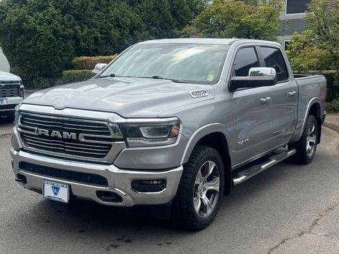 Used 2019 RAM 1500 Laramie AWD/4WD image 3