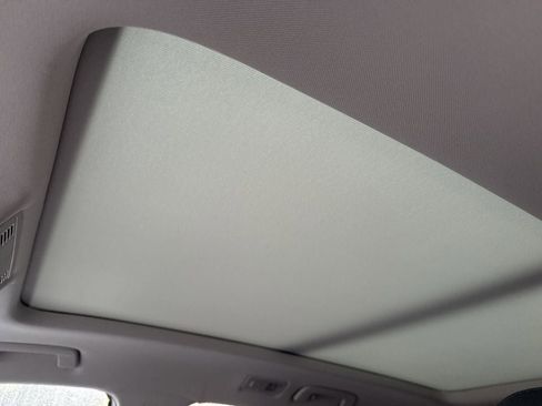 New 2025 Volkswagen Taos SE image 11