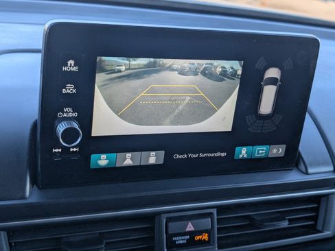 Used 2024 Honda Pilot EX-L image 11