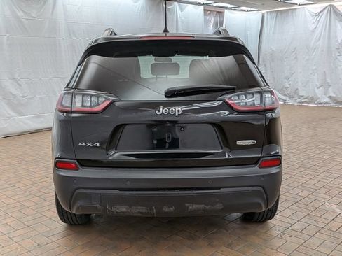 Used 2019 Jeep Cherokee Latitude Plus w/ Cold Weather Group AWD/4WD image 6