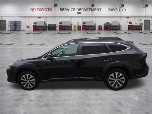 Used 2023 Subaru Outback Premium AWD/4WD image 8