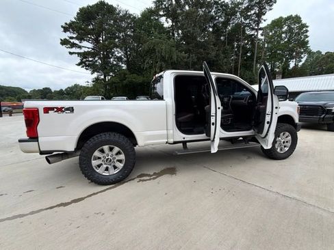 Used 2017 Ford F250 Platinum w/ Platinum Ultimate Package AWD/4WD image 5