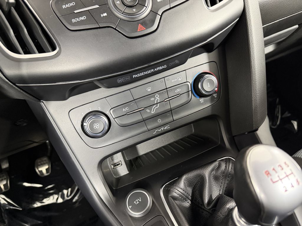 Used 2018 Ford Focus ST FWD image 33