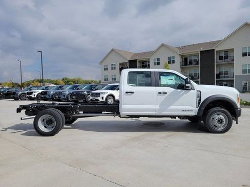 New 2026 Ford F550 4x4 Crew Cab Super Duty image 2