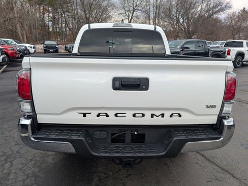 Used 2022 Toyota Tacoma TRD Off-Road image 6