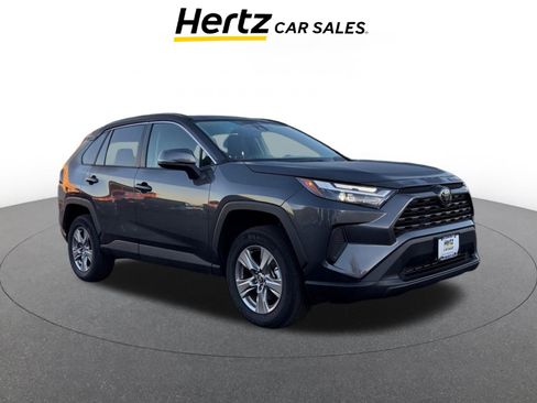 Used 2025 Toyota RAV4 XLE image 1