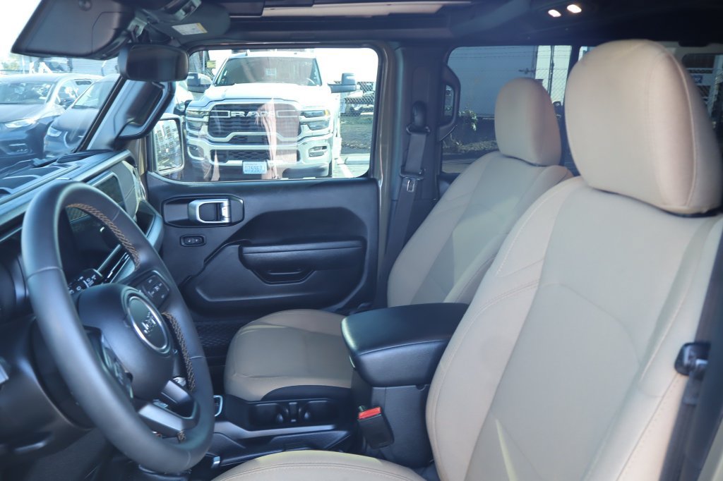 Used 2025 Jeep Wrangler Unlimited Sport S 4xe AWD/4WD image 19