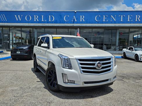 Used 2015 Cadillac Escalade Luxury AWD/4WD image 1