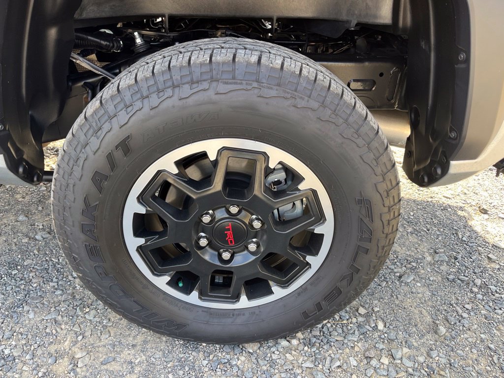 Used 2025 Toyota Tacoma TRD Off-Road w/ TRD Off Road Upgrade Package AWD/4WD image 9