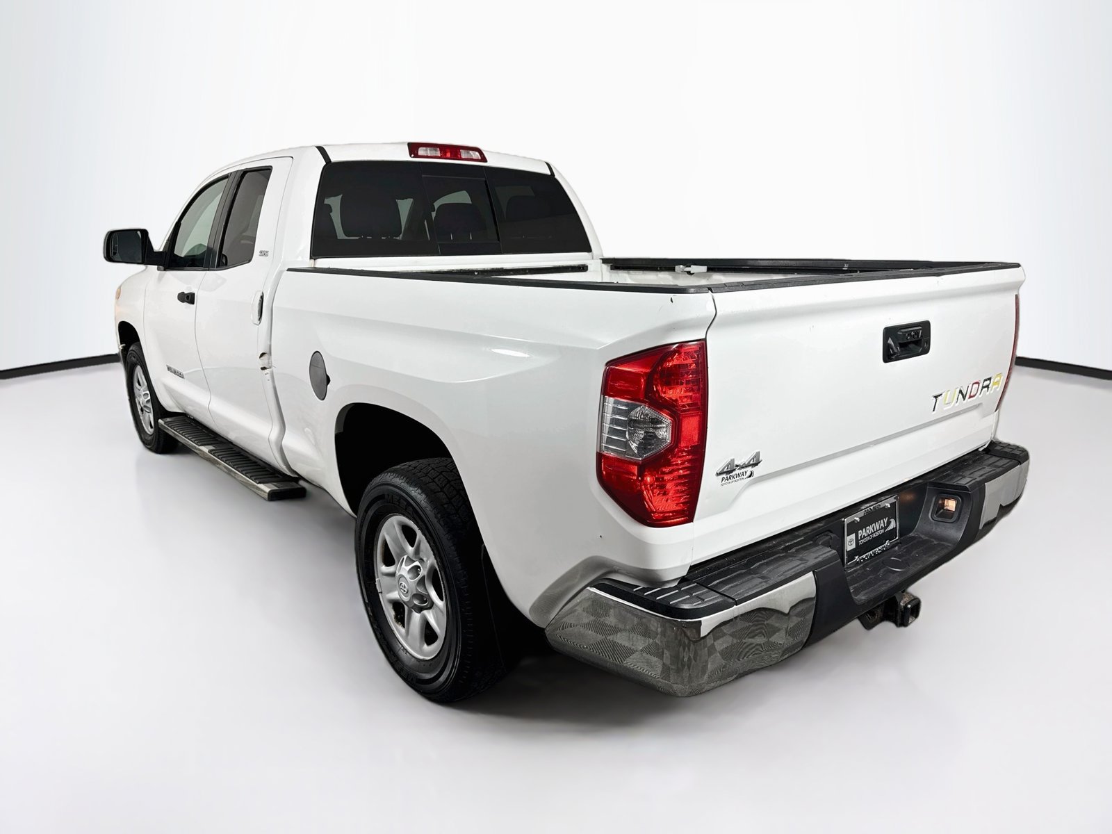 Used 2016 Toyota Tundra SR5 AWD/4WD image 5