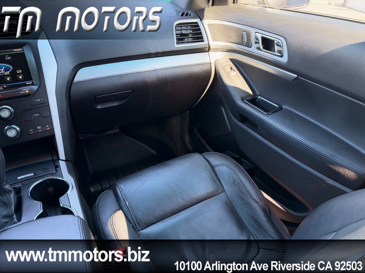 Used 2015 Ford Explorer XLT w/ Equipment Group 202A FWD image 12