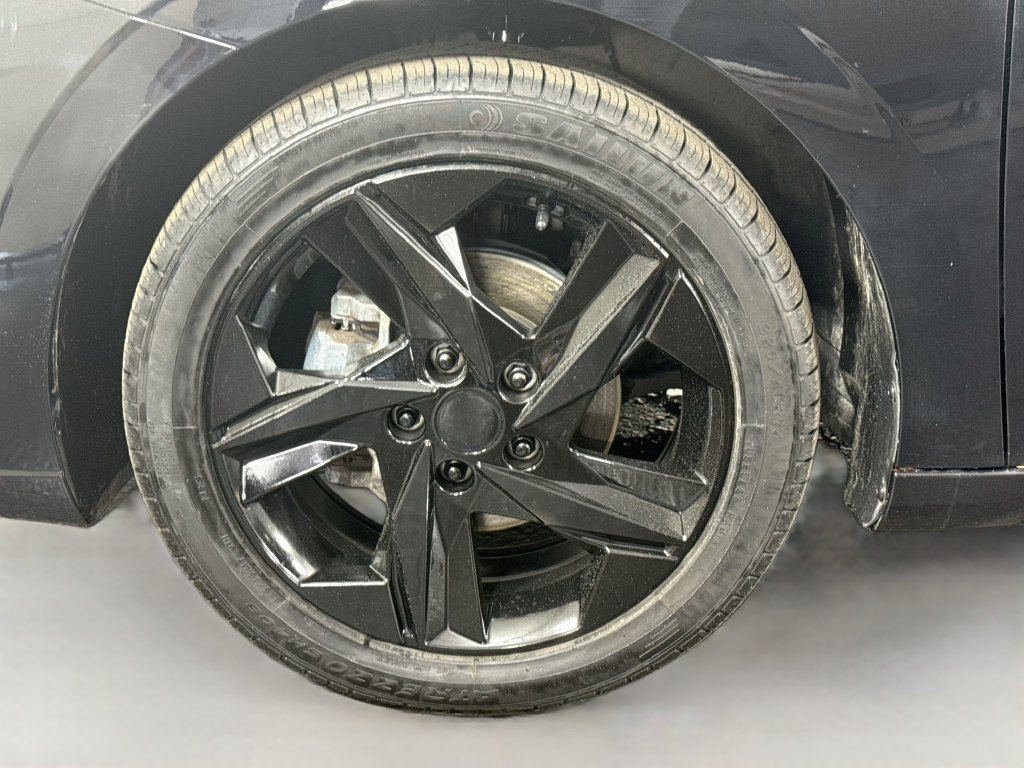 Used 2021 Hyundai Elantra Limited FWD image 37
